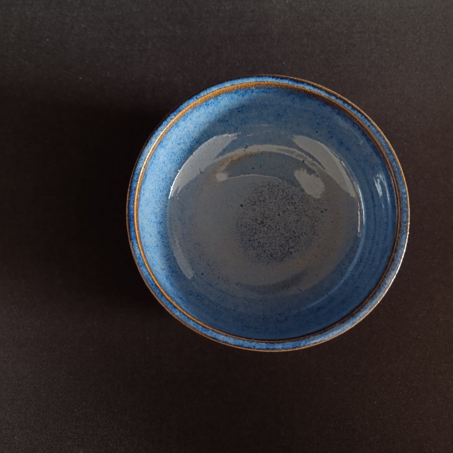 Steingutschale aus der „BLU“-Linie