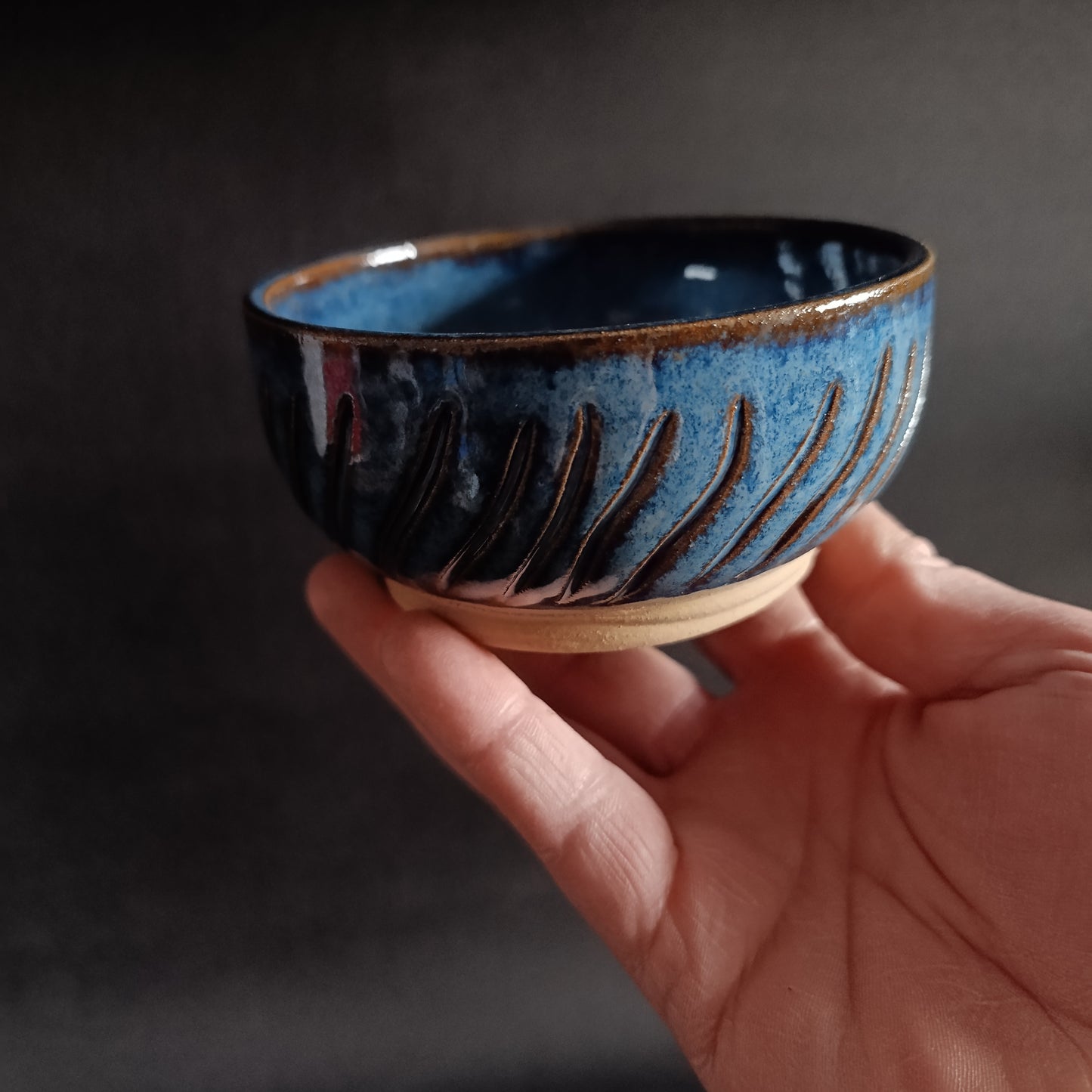 Steingutschale aus der „BLU“-Linie