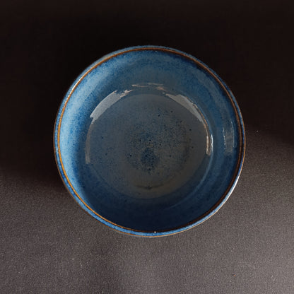 Steingutschale aus der „BLU“-Linie