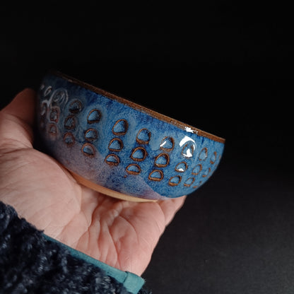 Steingutschale aus der „BLU“-Linie