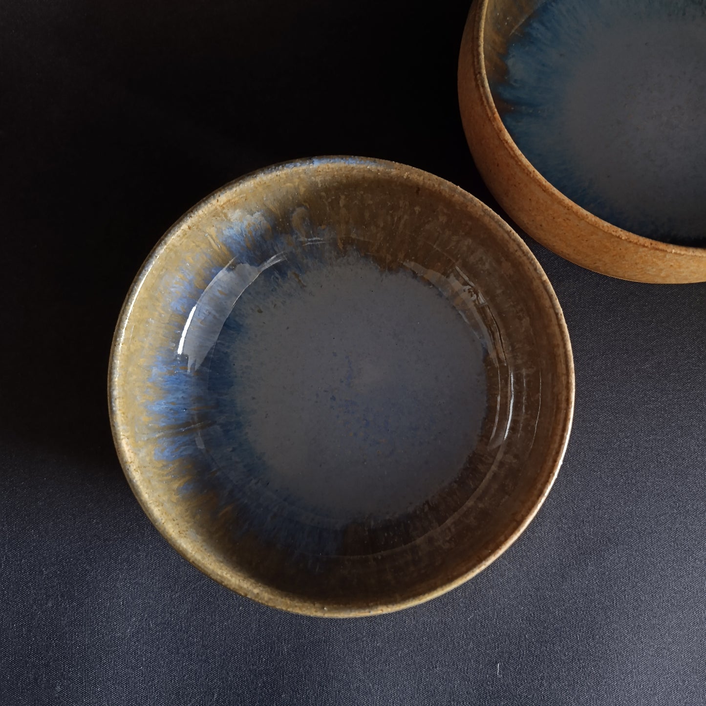 Set aus 2 Schüsseln der Serie „TERRAMARE“.