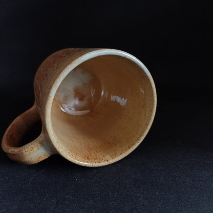 Steingutbecher aus der „TERRA“-Linie