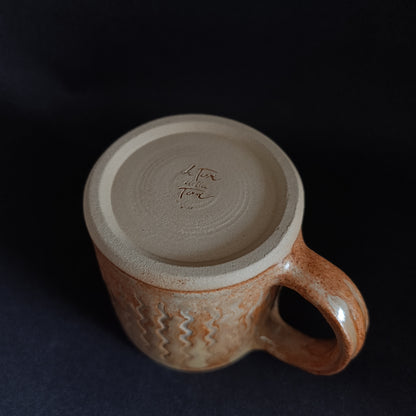 Steingutbecher aus der „TERRA“-Linie