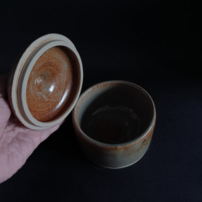 Stoneware jar with lid from the "TERRA" line