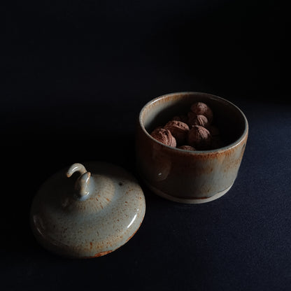 Stoneware jar with lid from the "TERRA" line