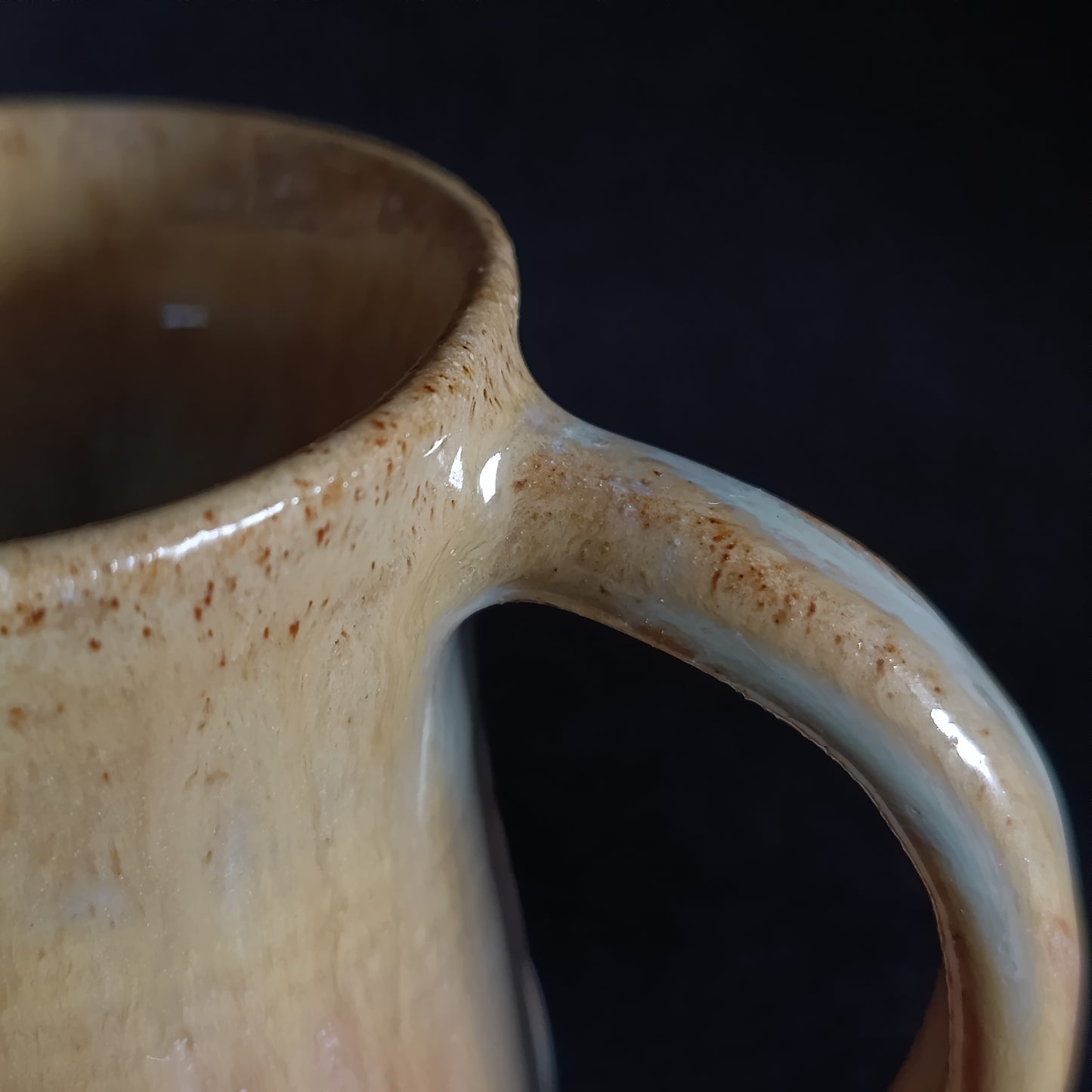 Stoneware mug from the "TERRA" line