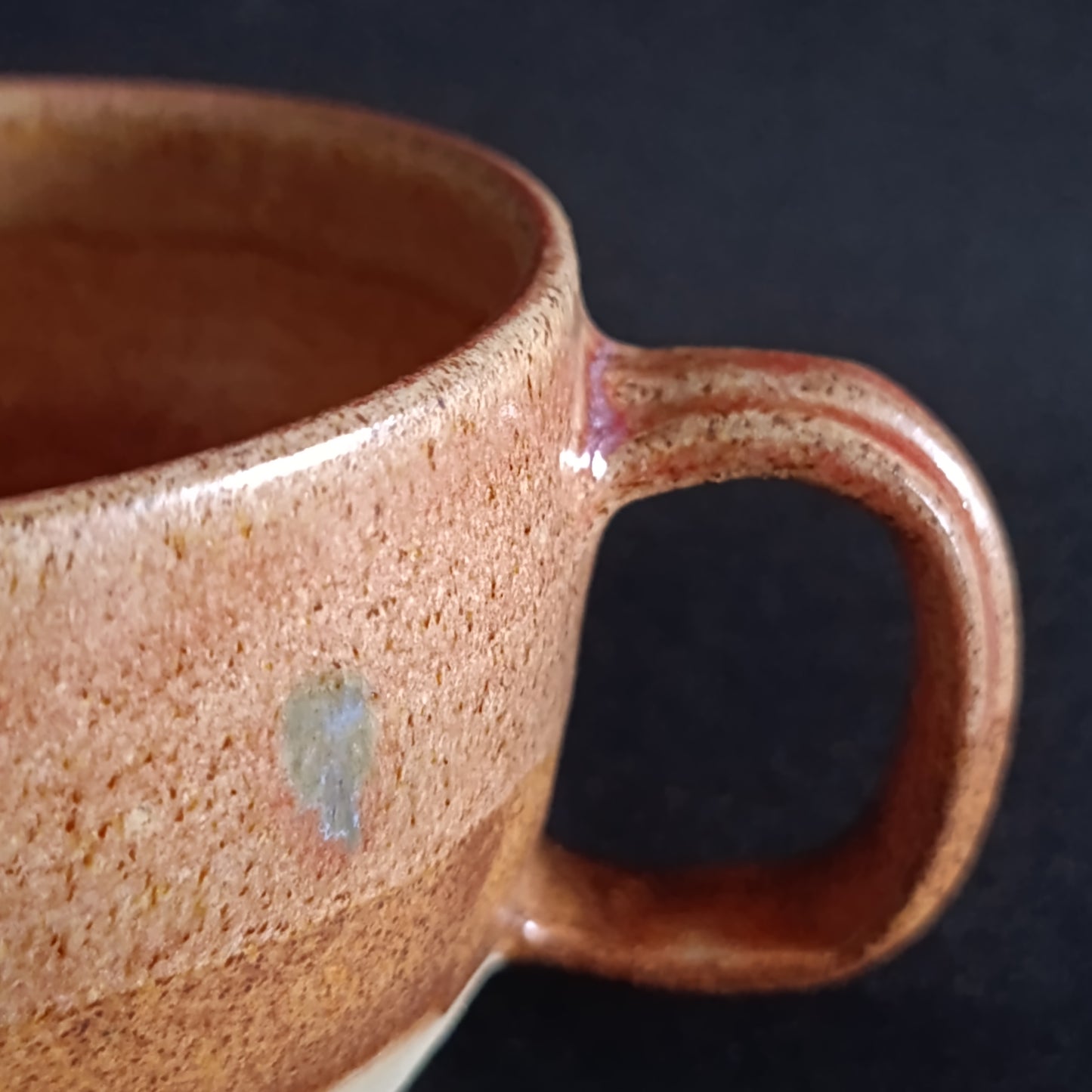 Stoneware mug from the "TERRA" line