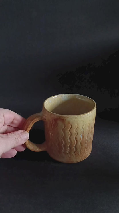 Steingutbecher aus der „TERRA“-Linie