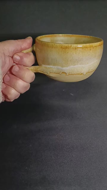 Stoneware mug from the "TERRA" line